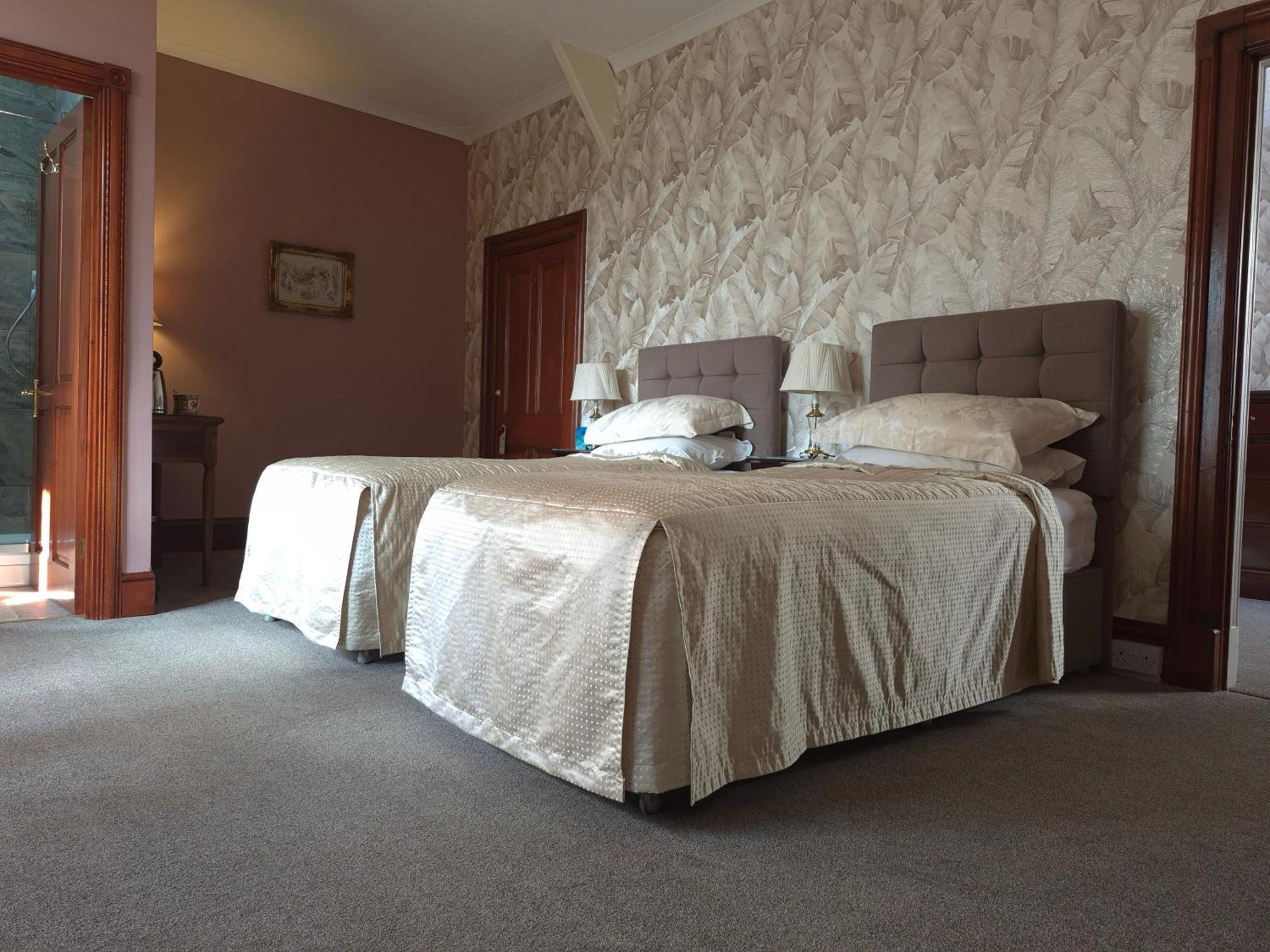St David's Guesthouse Haverfordwest Extérieur photo