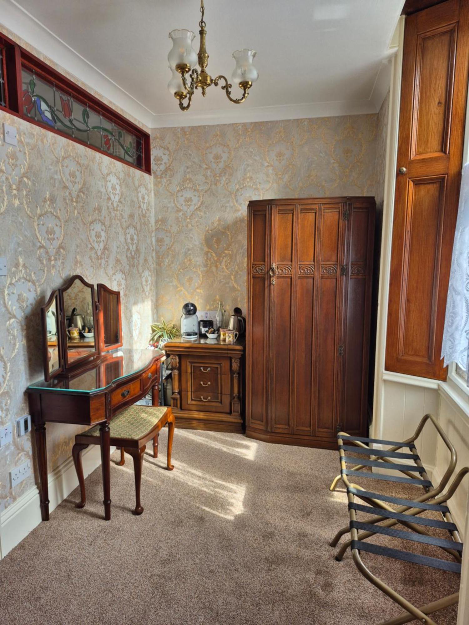 St David's Guesthouse Haverfordwest Extérieur photo