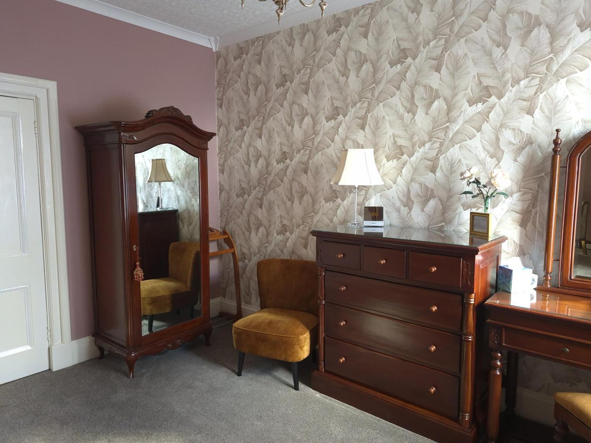 St David's Guesthouse Haverfordwest Extérieur photo