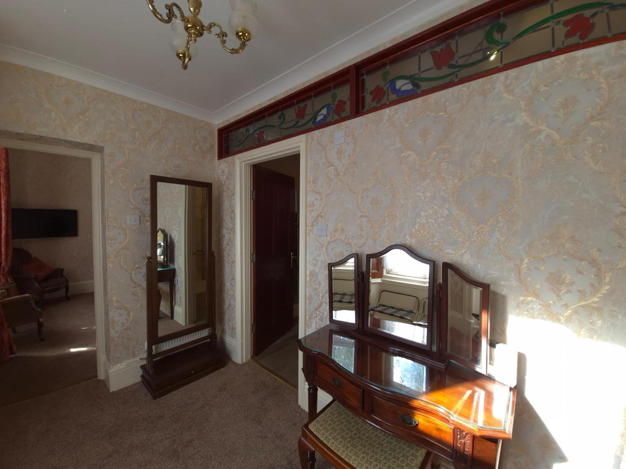 St David's Guesthouse Haverfordwest Extérieur photo