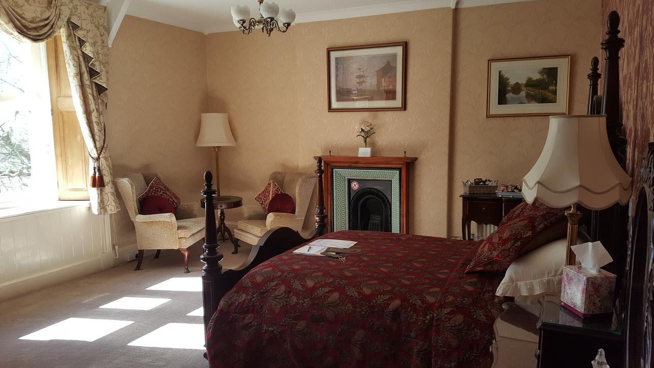 St David's Guesthouse Haverfordwest Extérieur photo